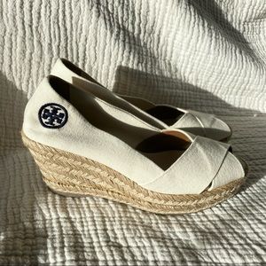 Tory Burch Filipa Wedge Espadrille in Natural, size 8.